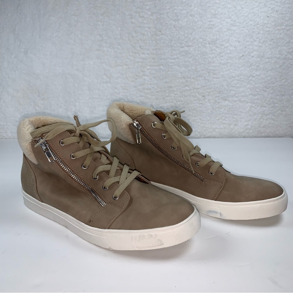 DV Dolce Vita Womens 10 Anjel Faux Fur Lace Up Sneakers Taupe Display Model 7075